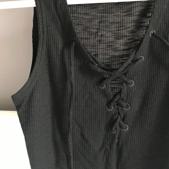 Cropped cross-crop top - Picture 2 of 3